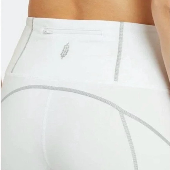 Free people movement leggings white with grey accents EUC size medium - Picture 3 of 14